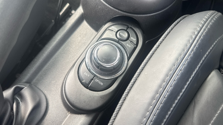 MINI Hatchback 1.5 Cooper Exclusive 5dr Auto Petrol Hatchback